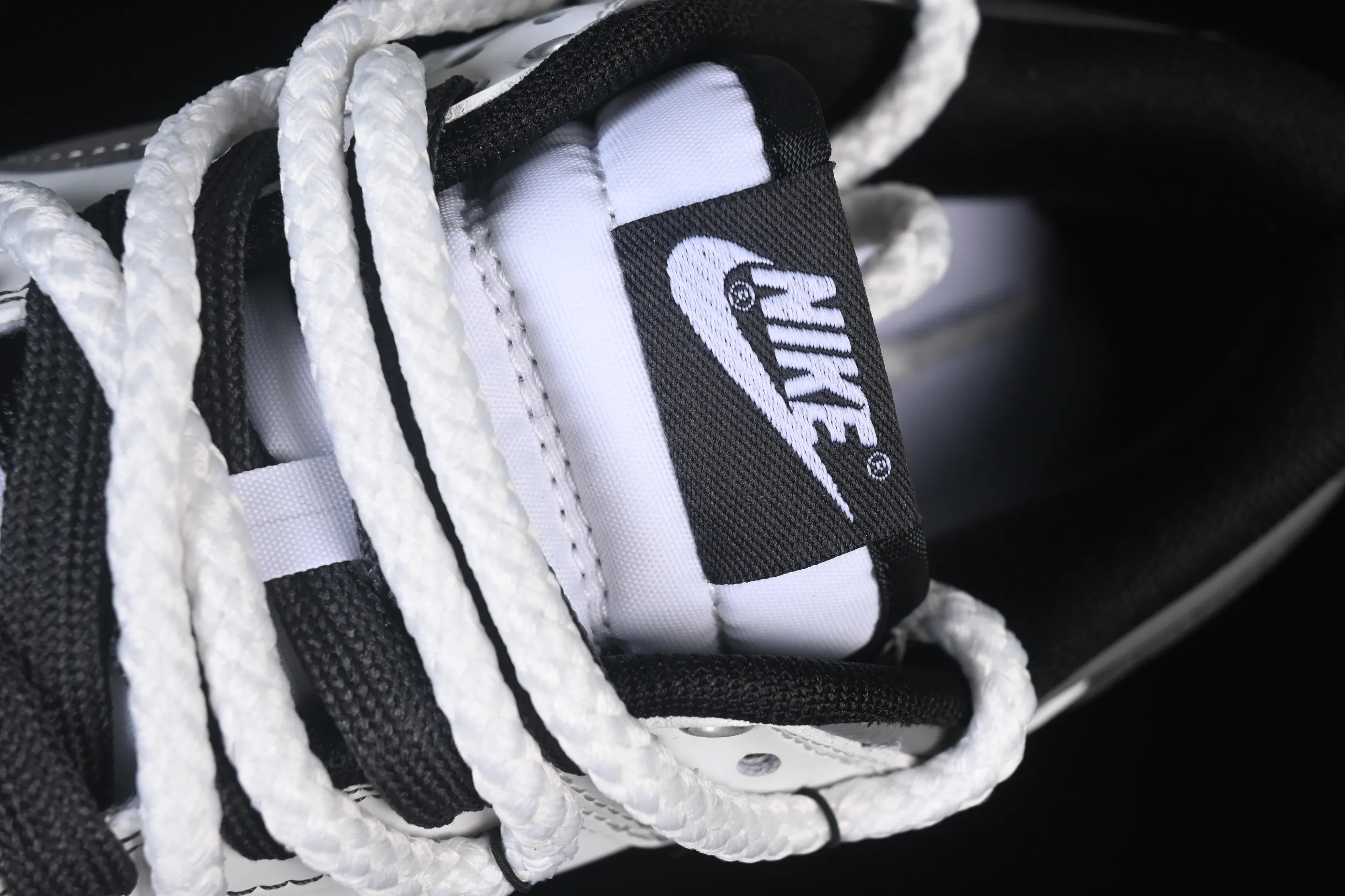 All Categories Nk SB Dunk Series Nk SB Dunk Low High-end Customized Low-top Shoes Nike SB Dunk Low "Just Do It" Straps Anniversary High-end Customized Low-top Casual Shoes WB0510-064